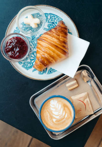 Koffie en croissant